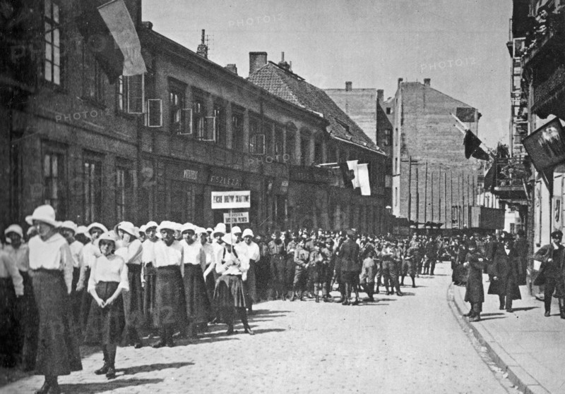 Podwale Street in Warsaw, preparing for the May 3 anniversary rally ca. 1916