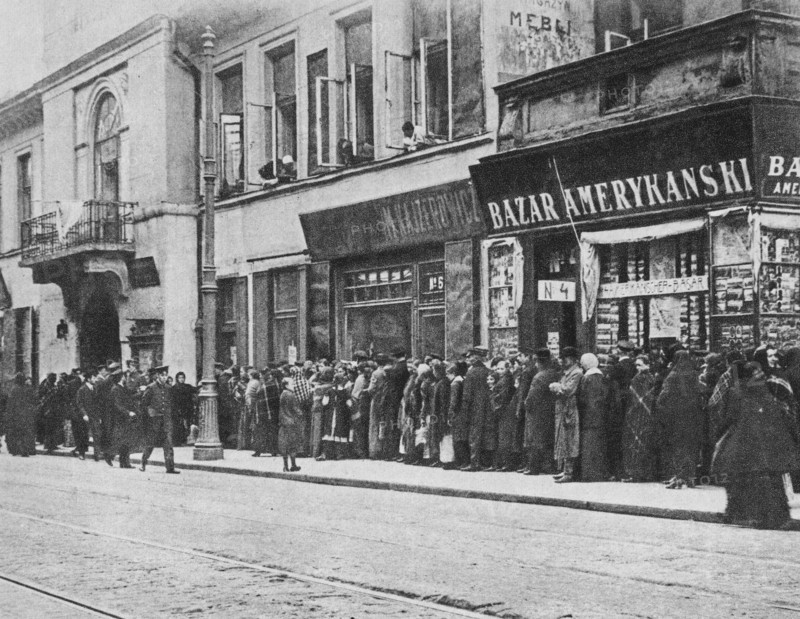 Miodowa Street in Warsaw ca. 1915-1918