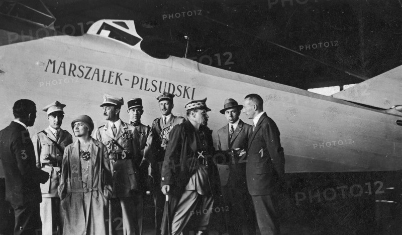 Second transatlantic flight of major Kazimierz Kubala and Ludwik Idzikowski over the Atlantic. General Józef Haller (x) in conversation with pilot Kazimierz Kubala (1) in the hangar in front of the Amiot 123 "Marshal Pilsudski" aircraft ca. July 1927