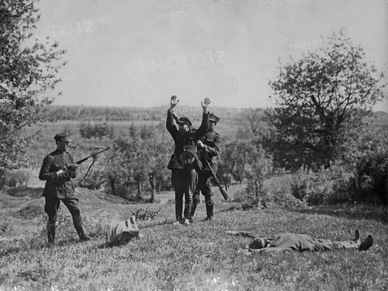 Poland History: Smugglers caught by border guards ca. 1928-1935