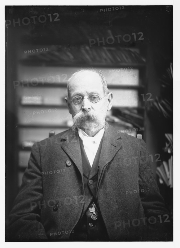 Capt. B.S. Osbon, portrait bust