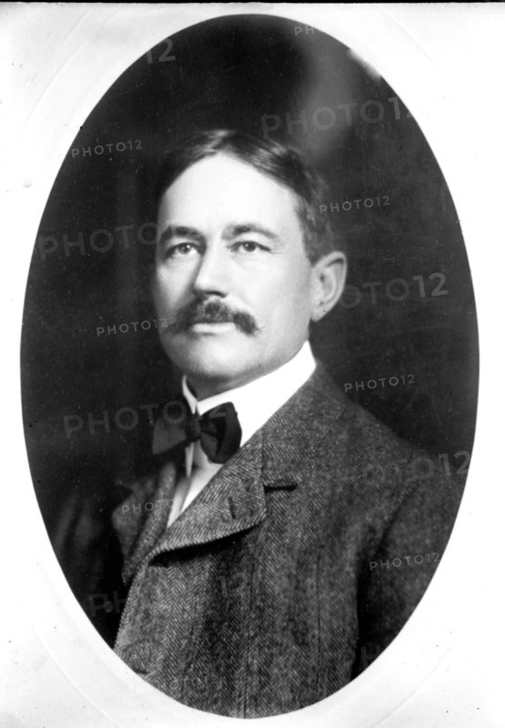 Geo. L. Lilley, cameo portrait