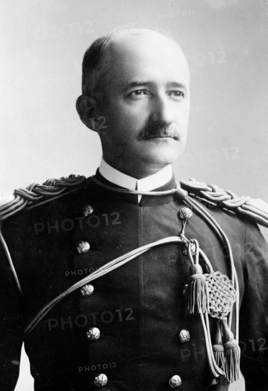 Gen. Clarence Edwards, in uniform 9 7 1910