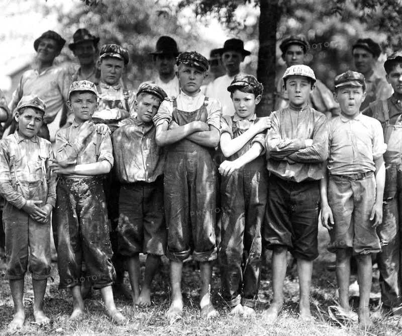 Some of the youngsters in the Belton Mfg. Co. Two of the youngest, May 1912