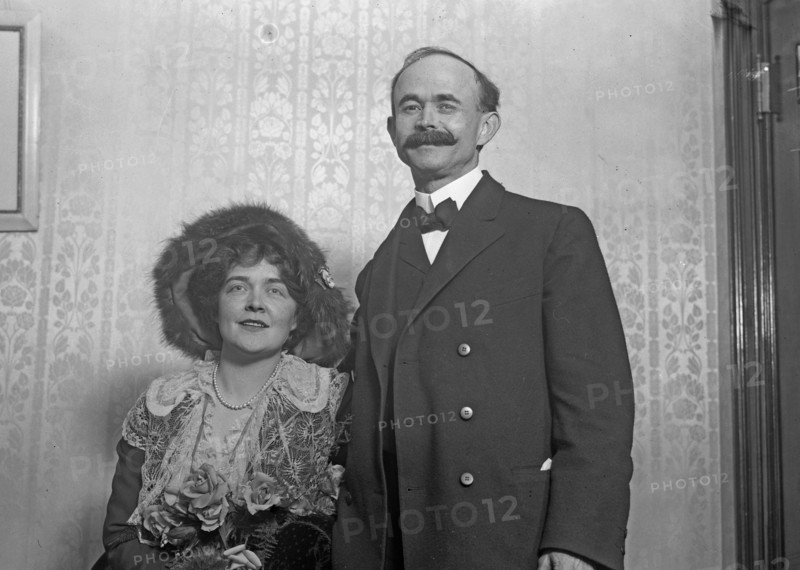 B.B. Lindsey and wife ca. 1910-1915