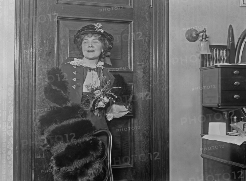 Mrs. B.B. Lindsey ca. 1910-1915