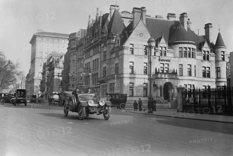 Brokaw House, 5th Ave. ca. 1910-1915