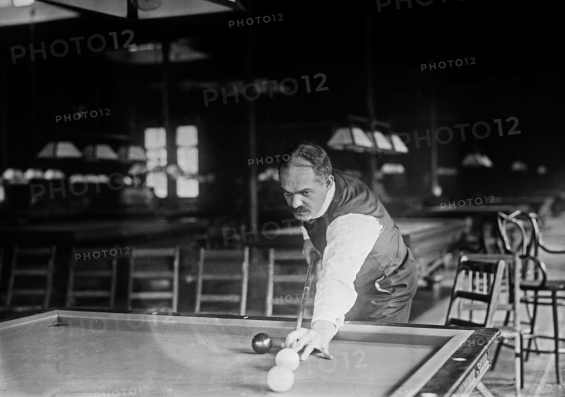 Date: 1910-1915 - Fred Lowenthal