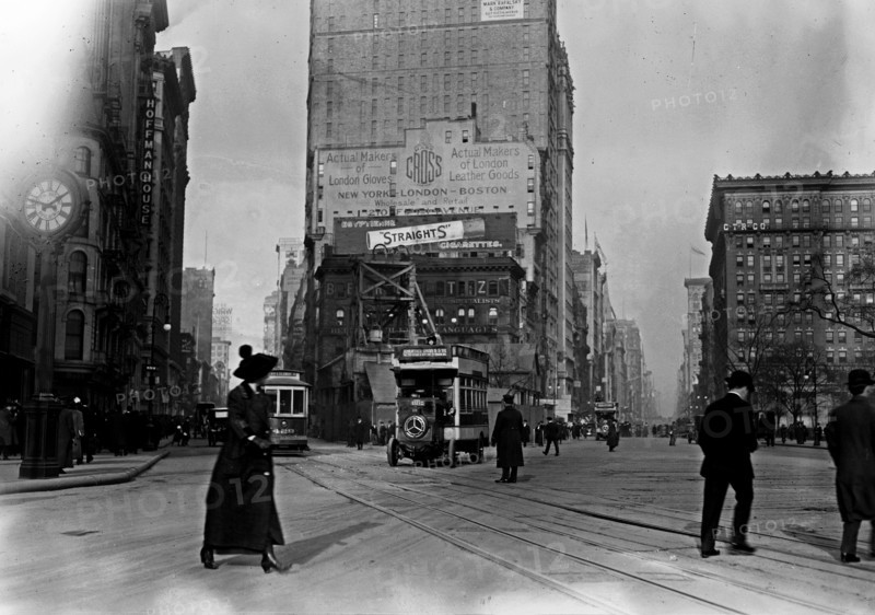 Date: 1910-1915 - 5th Ave. and Broadway