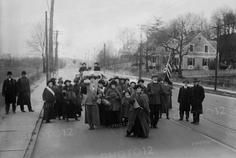 Rosalie Jones' Army [Suffragettes] (hiking) ca. 1910-1915
