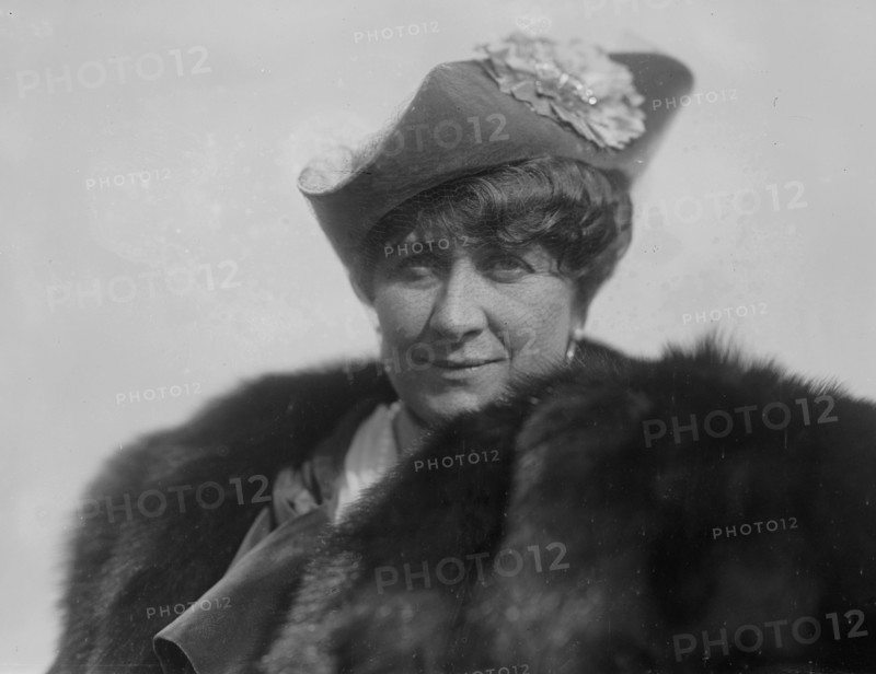 Date: 1910-1915 - Mary Garden