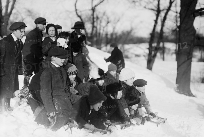 Date: 1910-1915 - Coasting - Central Park