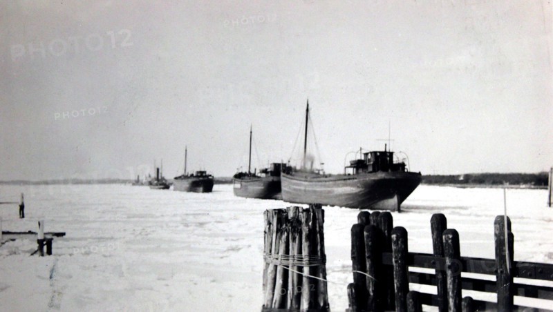 Tugboat Gettysburg Towing Three Barges through Ice, Cape Cod Canal 2/20/1935