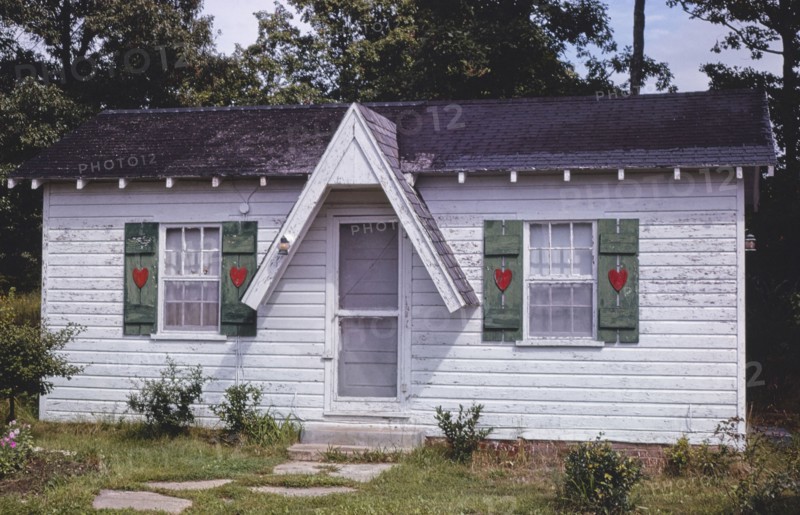 1970s United States -  Southern Cupboard Cabins restaurant and cabins one cabin Route 1 Ruther Glen Virginia ca. 1979