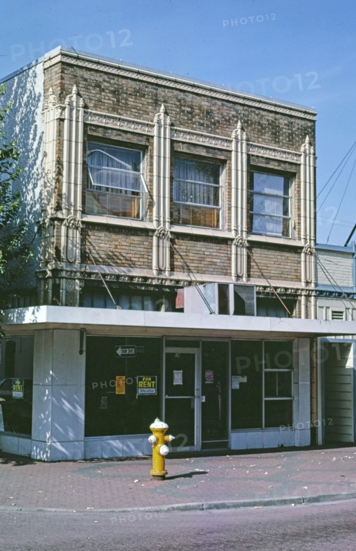 1980s United States -  Storefront -  1st Street -  Mount Vernon -  Washington ca. 1987