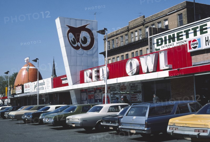 1970s America -  Red Owl Super Market, Minneapolis, Minnesota 1976