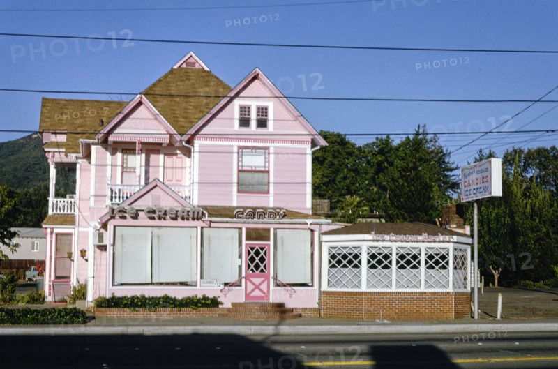 1990s America -  Henne's Homemade Candies & Ice Cream, Ukiah, California 1991