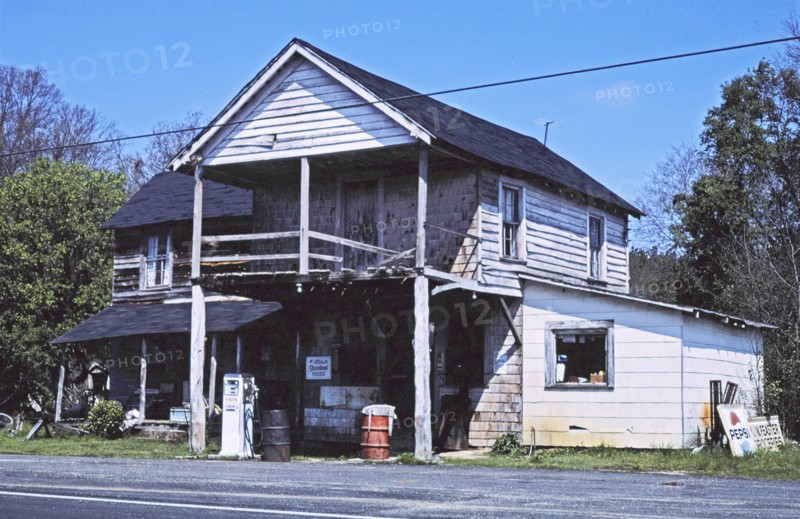1980s America -  WW Feaster Groceries, near Chester, Chester, South Carolina 1982