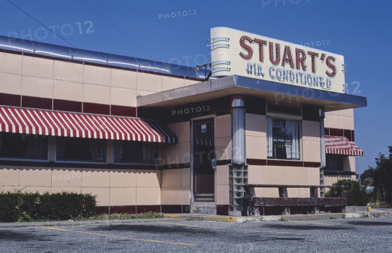 1980s America -   Stuart's Restaurant & Cocktail Lounge, Worcester, Massachusetts 1984