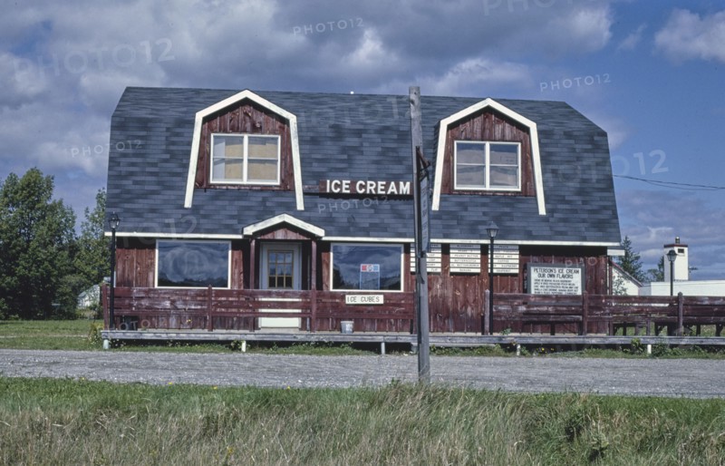 1980s America -  Peterson's Ice Cream, Manchester, Maine 1984