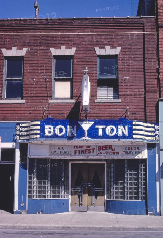 1980s America -  Bon Ton Bar, Bay City, Michigan 1980