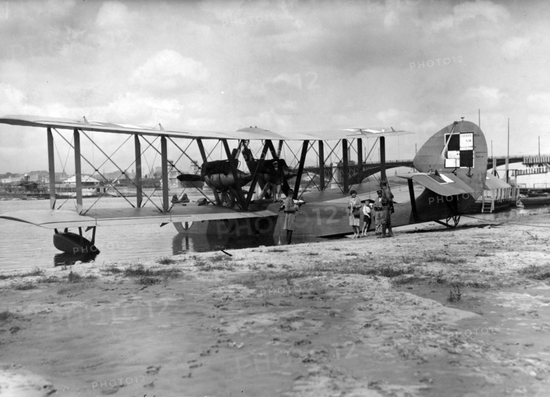 Seaplane Latham 43 HB3 Maritime Aviation Squadron on the beach "Poniatówka" on the Vistula in Warsaw. On the right the Poniatowski bridge is visible ca. 1930