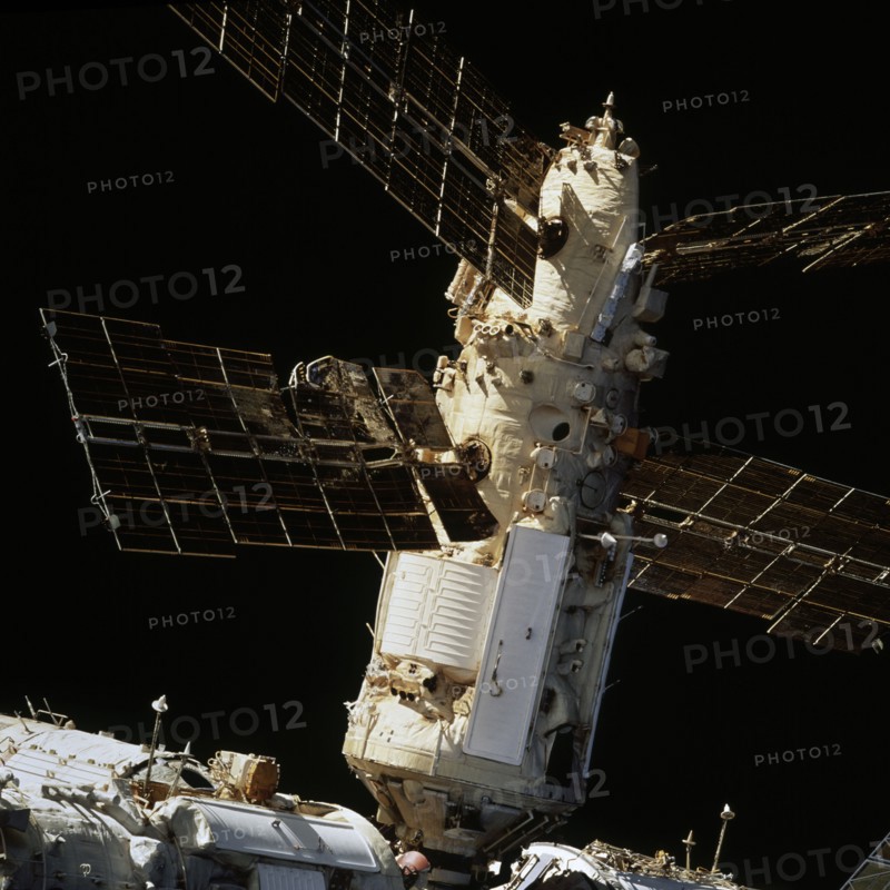 Survey views of the Mir space station