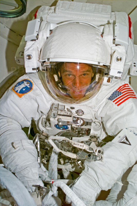 Parazynski in his EMU after the EVA
