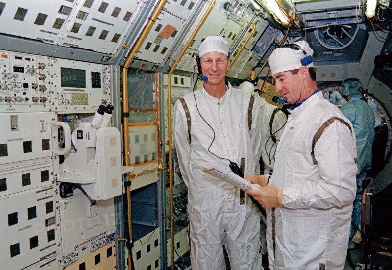 1992 - STS-55 Commander Nagel and Pilot Henricks participate in KSC preflight tests