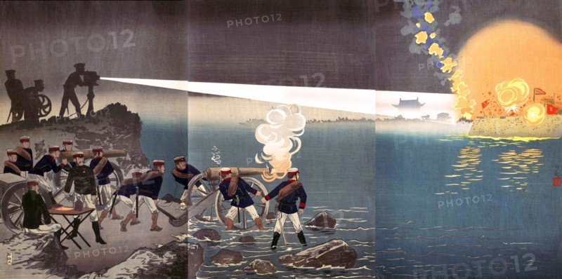 Japanese Army uses new searchlight in Korea
