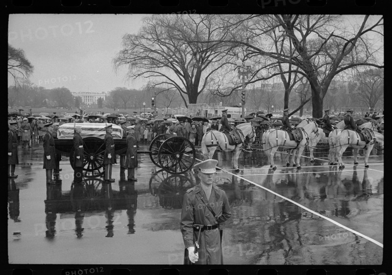 MacArthur's Funeral Procession