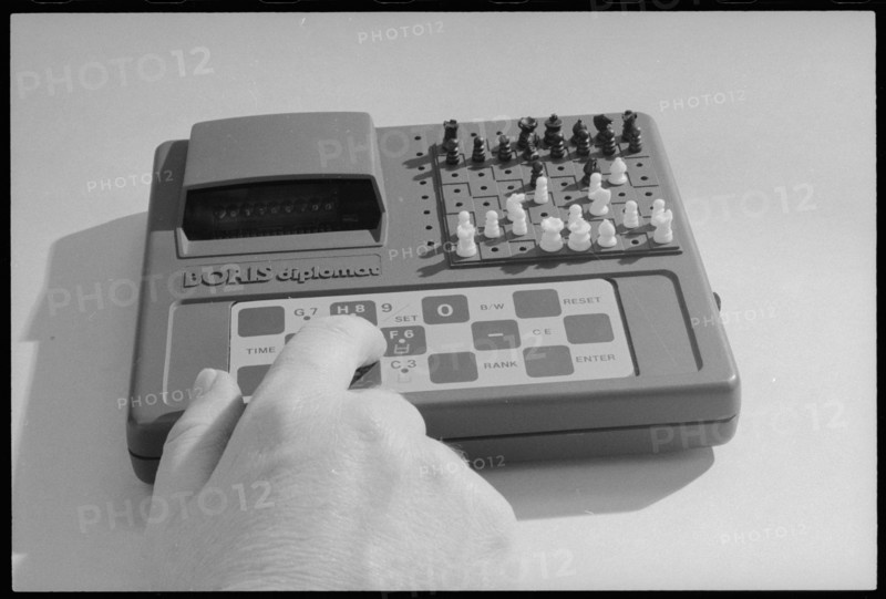 Early Electronic Chess Game