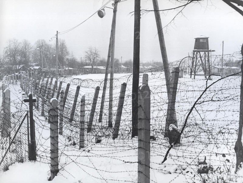 Nov. 23, 1962 Berlin, Neukoelln, Sackfuehrer Damm. Border in Winter