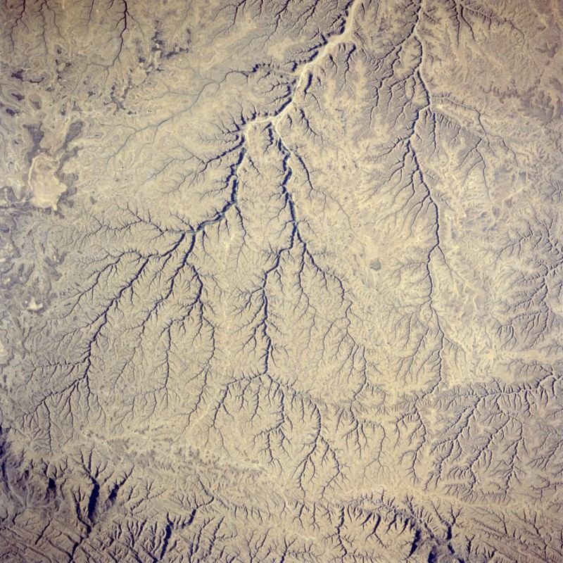 The deeply etched patterns of intermittent streams in the Hadhramaut Plateau of south Yemen
