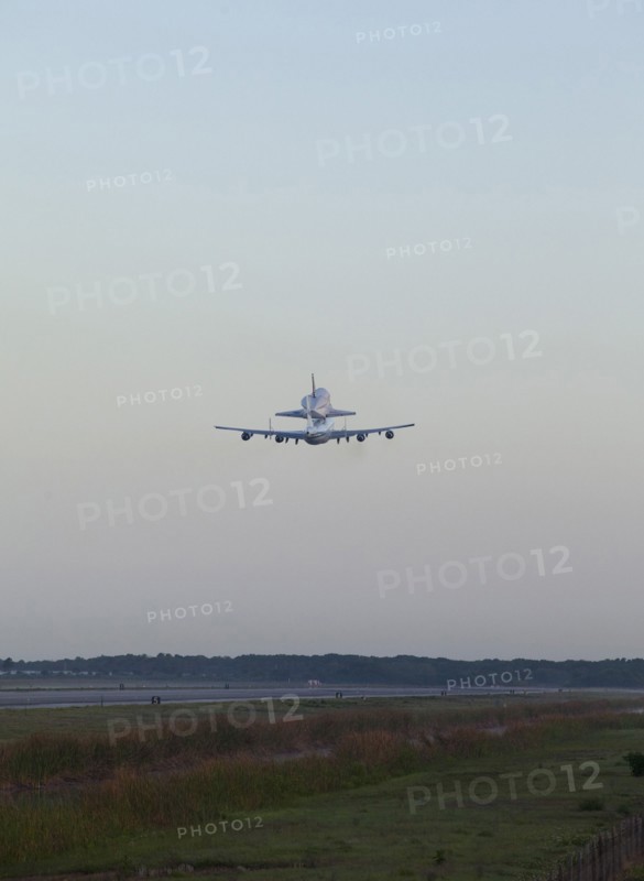 CAPE CANAVERAL, Fla. – Space shuttle Discovery