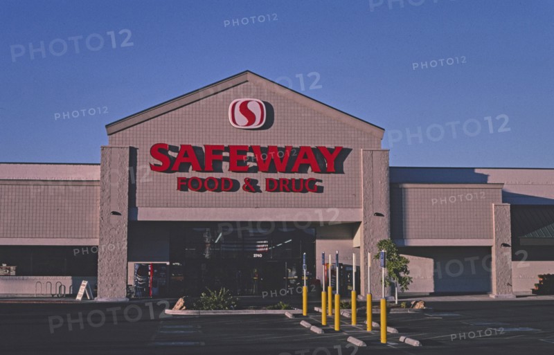 Safeway Food & Drugs 6th Street Klamath Falls Oregon ca. 2003