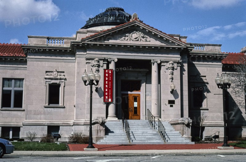 Carnegie Library straight-on overall view Anderson Indiana ca. 2004
