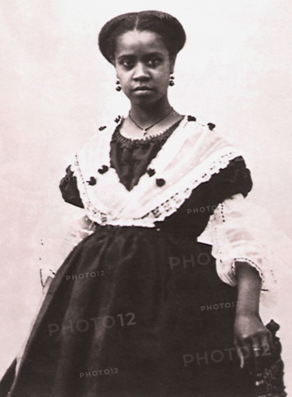 Marie Lassus.