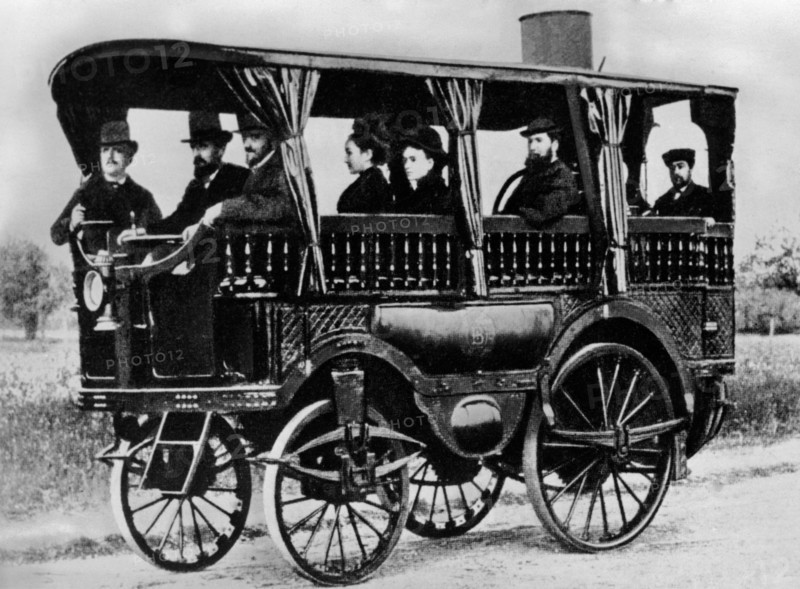 la diligence à vapeur "l'obeissante", 1872. les omnibus à vapeur, ancêtres des autocars modernes, ont été exploités en angleterre entre 1831 et 1834, avant d'être interdits.