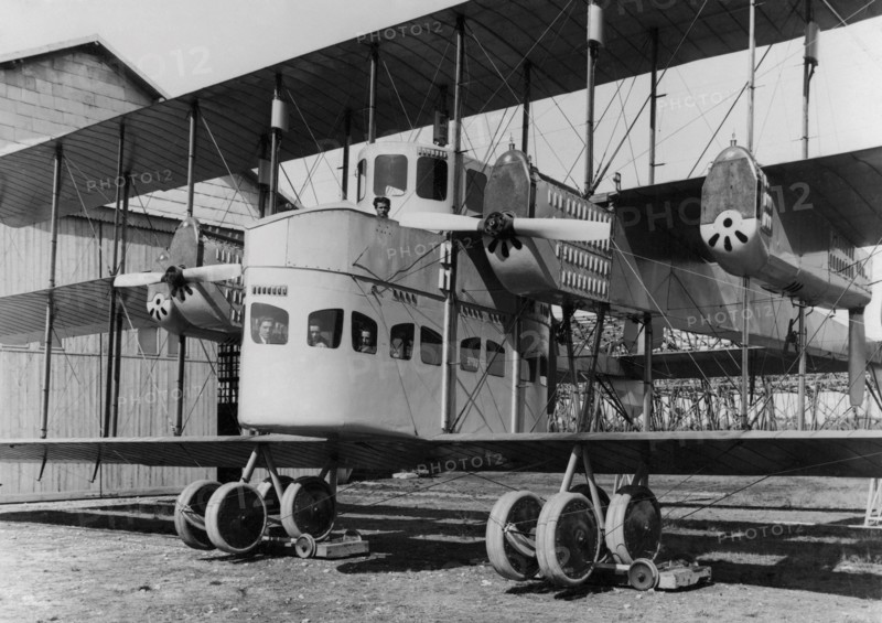 ce tri-moteur passager caproni date de 1918