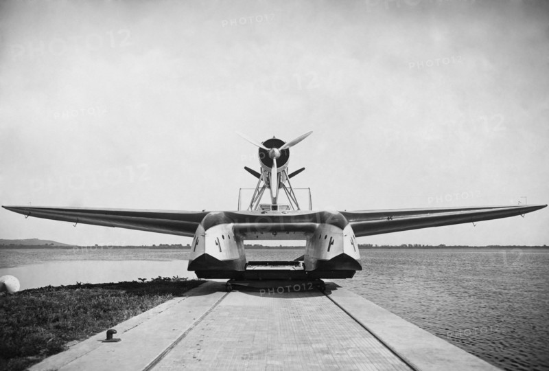 image frontale de l'hydro savoia marchetti s 55. 1930 ca.