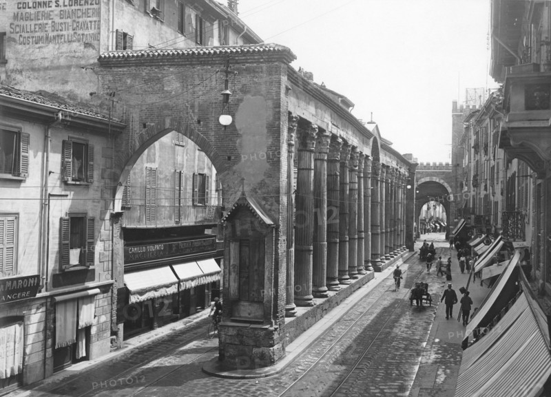 italy, lombardia, milan, colonne di san lorenzo, 1910-1920