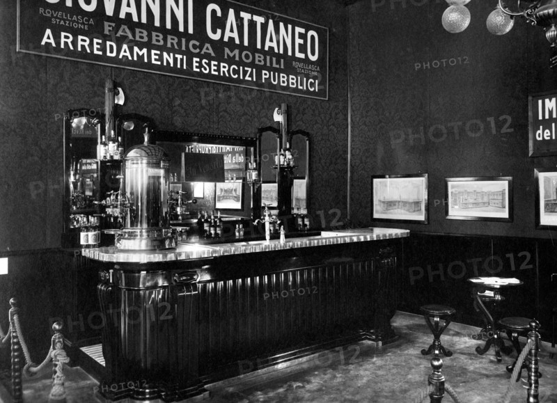 meubles, exposition de meubles de bar