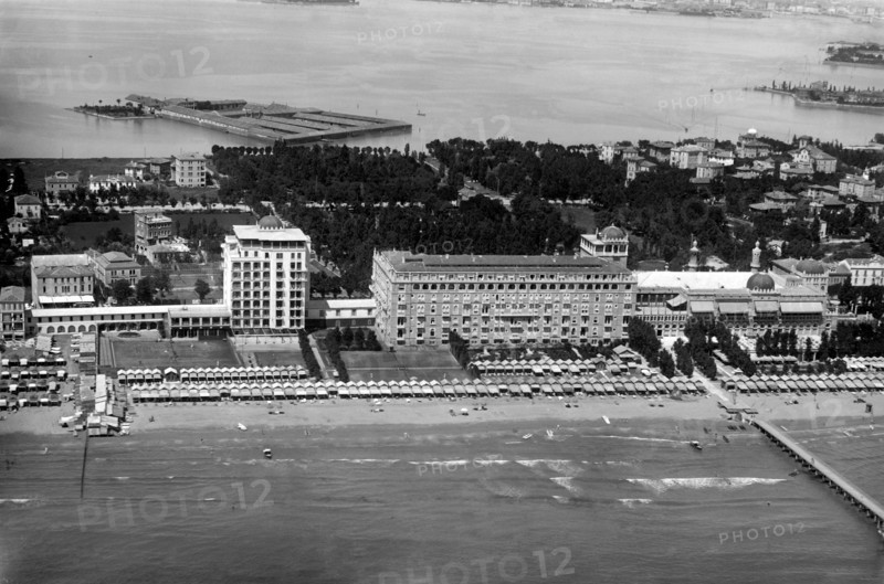 venise, lido, vue aérienne de l'hôtel excelsior palace
