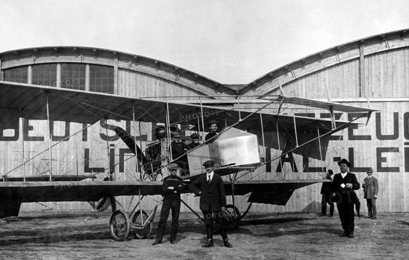 aviation, leipzig, aviateur et passagers lors du vol de record du monde, 1911