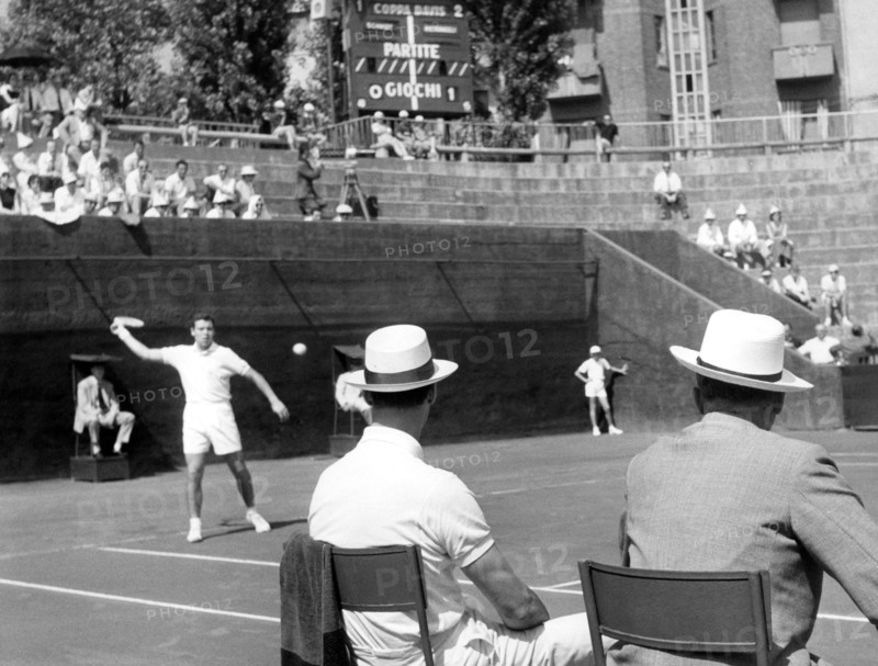 pietrangeli pendant la réunion des nonnes avec davidson, 1957