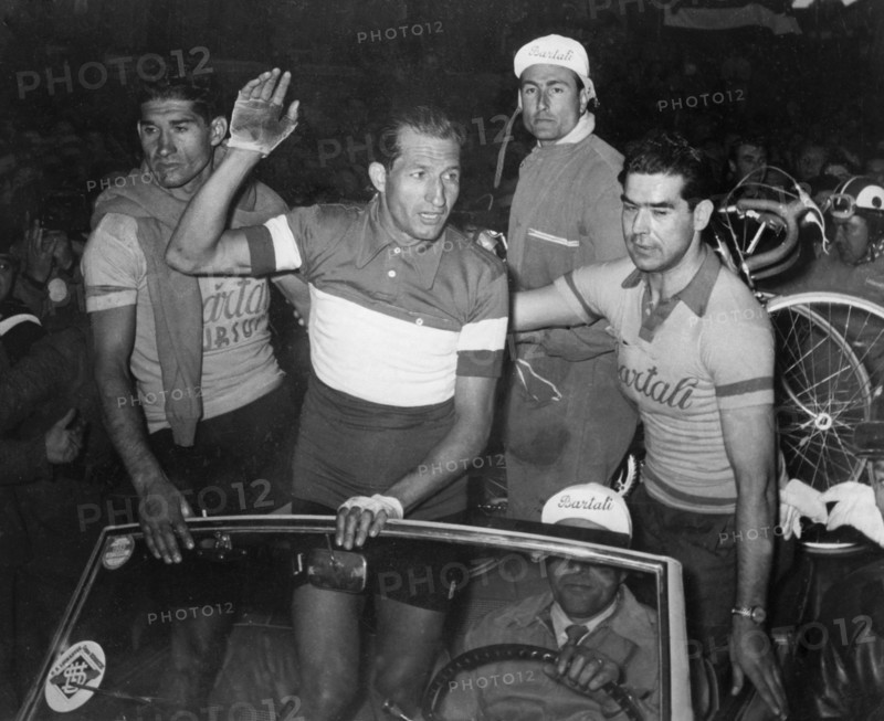 gino bartali vainqueur de la coupe bernocchi, 1953