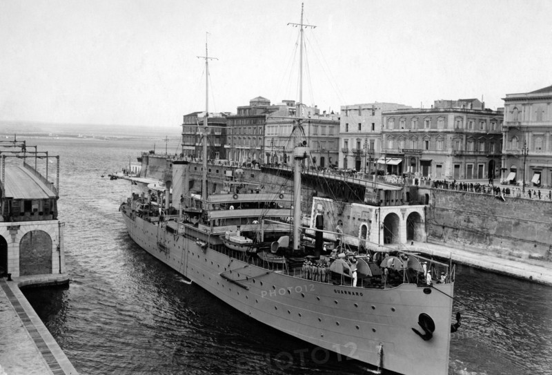 pont ouvert et sortie du navire quarnaro, 1930-1940