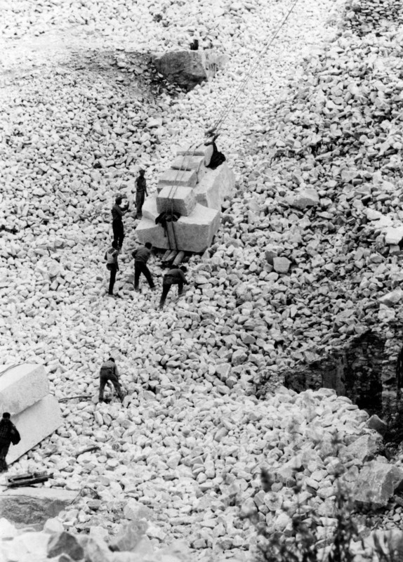 polissage de blocs de marbre, 1964