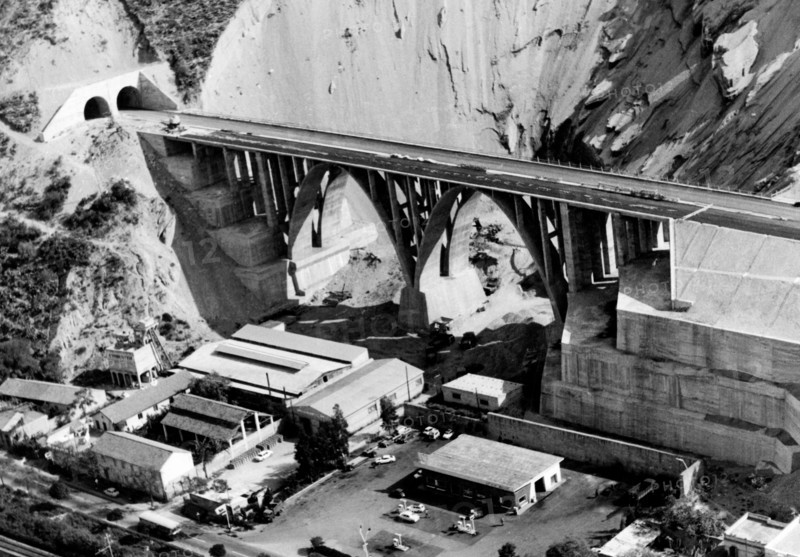 autoroute salerno-reggio, viaduc leone et tunnel pentimele, 1966